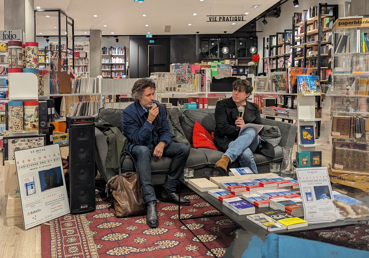 genevievinteu1l's tweet photo. Pour @Ace15Asso , à la librairie #LeDivan, un entretien passionnant avec @C_Ono_dit_Biot mardi soir et un livre magnifique à découvrir aux @editionsfolio 💙💙💙 https://t.co/CpYpnYOKQV