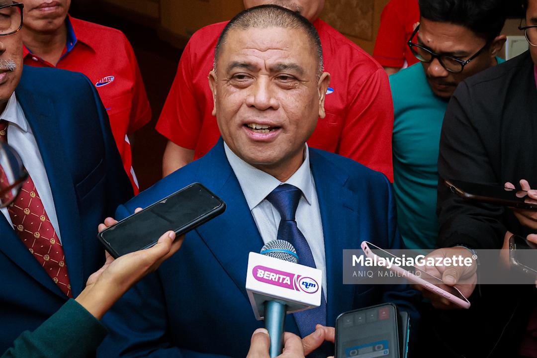 MalaysiaGazette's tweet image. Menteri Besar Perak, Datuk Seri Saarani Mohamad hadir ke Majlis Amanat Perdana KEMAS Peringkat Negeri Perak Tahun 2024 di Bangunan Perak Darul Ridzuan, Ipoh.

Foto: ANIQ NABILAFIQ ANUAR

#malaysiagazette #mgperak #KEMAS