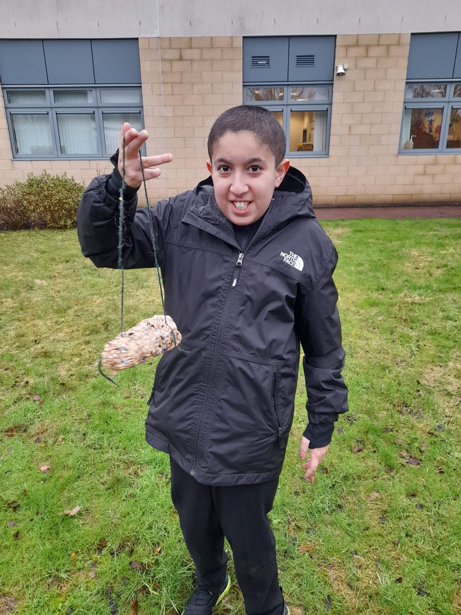StPaulsSFL (@stpaulssfl) on Twitter photo ESA 2a were back outside making their own bird feeders filled with lots of yummy seeds 🐦 <a href="/stpaulsdundee/">St Paul's Academy</a> <a href="/StPaulsRCdundee/">St Paul's RC Academy Gardening Club</a> #DundeeLearning ESA 2a were back outside making their own bird feeders filled with lots of yummy seeds 🐦 <a href="/stpaulsdundee/">St Paul's Academy</a> <a href="/StPaulsRCdundee/">St Paul's RC Academy Gardening Club</a> #DundeeLearning