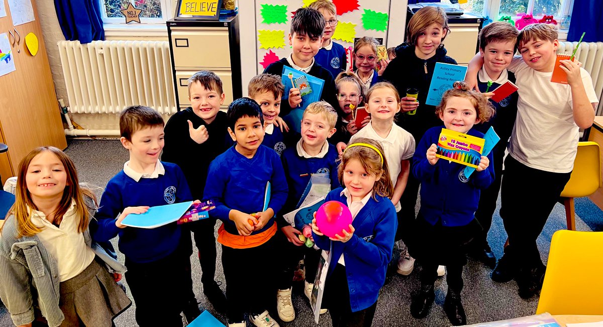 WOW…. check out this group of ACE STARS all bagging themselves some reading prizes this morning 📕 They all had a sing song while they were waiting and the joy was flowing 🦋 @Astley_Primary1 @Astley_Primary2 @astley_primary6 #welovereading #weareastley #weareace 🩵