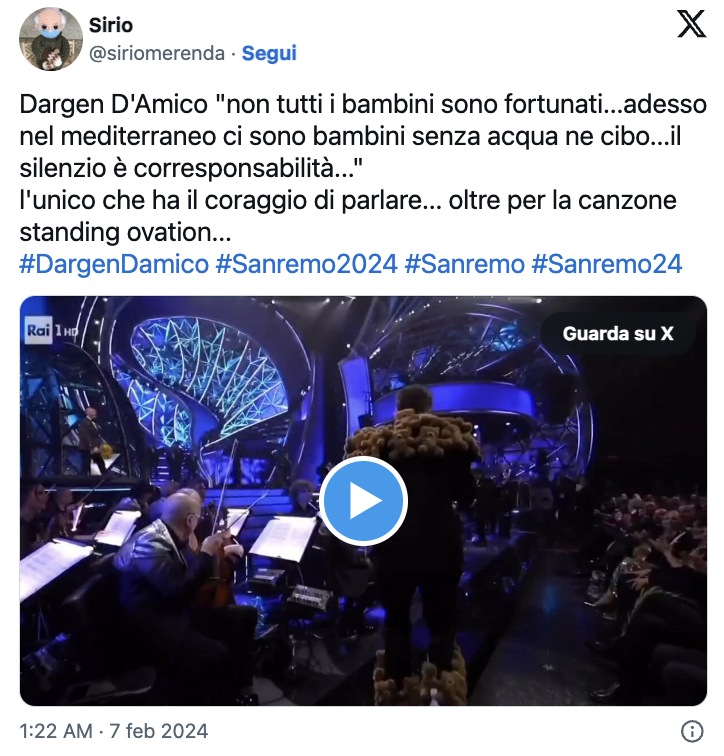 paolomossetti's tweet photo. Tutti ricordiamo Tanatai lo scorso anno all'Ariston: sul palco con una rosa blu e una gialla, il discorso per omaggiare Kyiv in diretta, la standing ovation, il video commovente dedicato ai ragazzi divisi dalla guerra, la lettura della lettera del presidente Zelensky, gli articoli dedicati.

La stessa cosa, fatta ieri col discorso di un singolo artista, anzi se vogliamo fatta con molta più discrezione, per 15mila bambini uccisi, diventa secondo alcuni un «comizio». 

Le guerre che diventano un'omelia collettiva o un fastidio da cancellare, a seconda della convenienza e dei capricci del momento.