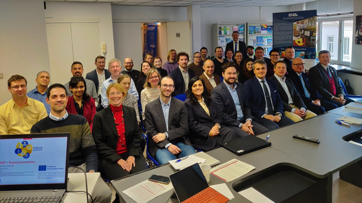 Ineris (@ineris_fr) on Twitter photo Lancement du projet européen #ALRIGH2T (développement d’infrastructure #hydrogène ds les aéroports) : l’Ineris est partenaire et apporte son expertise sur la maitrise des risques et modélisation des conséquences pour des applications hydrogène cryogénique
<a href="/Universal_H2/">Universal Hydrogen Co.</a> <a href="/GroupeADP/">Groupe ADP</a> Lancement du projet européen #ALRIGH2T (développement d’infrastructure #hydrogène ds les aéroports) : l’Ineris est partenaire et apporte son expertise sur la maitrise des risques et modélisation des conséquences pour des applications hydrogène cryogénique
<a href="/Universal_H2/">Universal Hydrogen Co.</a> <a href="/GroupeADP/">Groupe ADP</a>