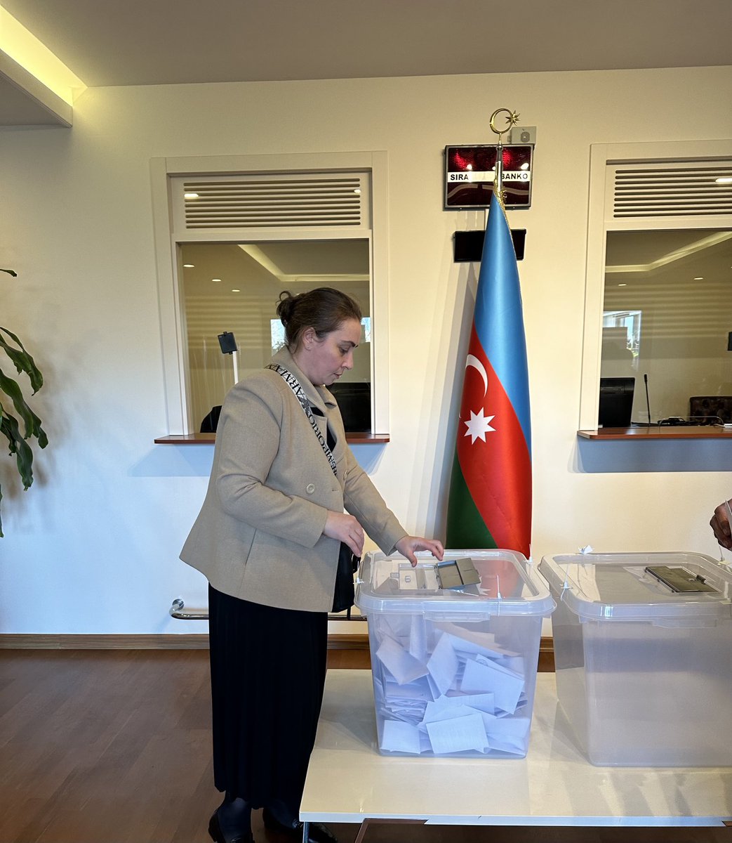 DursunovaTarana's tweet photo. #7Fevral🇦🇿 @azpresident @R_Eynaddinoglu @NermineMustafa2 https://t.co/3IA8cj6guf