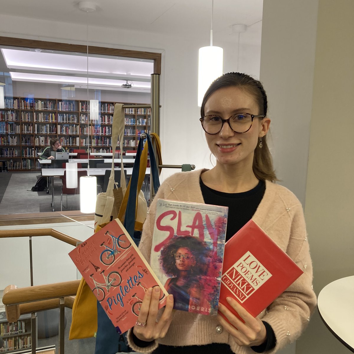 This week, the Library team is highlighting hidden gems from the stacks 💎📚

From love poetry to graphic novels, our staff members have picked a broad range of books that they think you should know about!

#americanlibraryinparis
