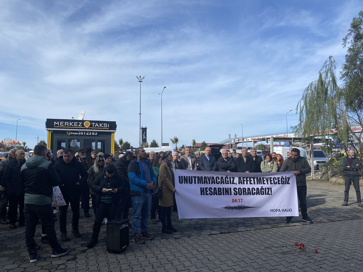 tipartvin's tweet photo. Hopa’da yürüyüşümüzü yaptık. Hesap sormaktan asla vazgeçmeyeceğiz. 

Ma Rihna Nehna Hon !
Gitmedik, hâlâ buradayız! https://t.co/rTcyOn78BR