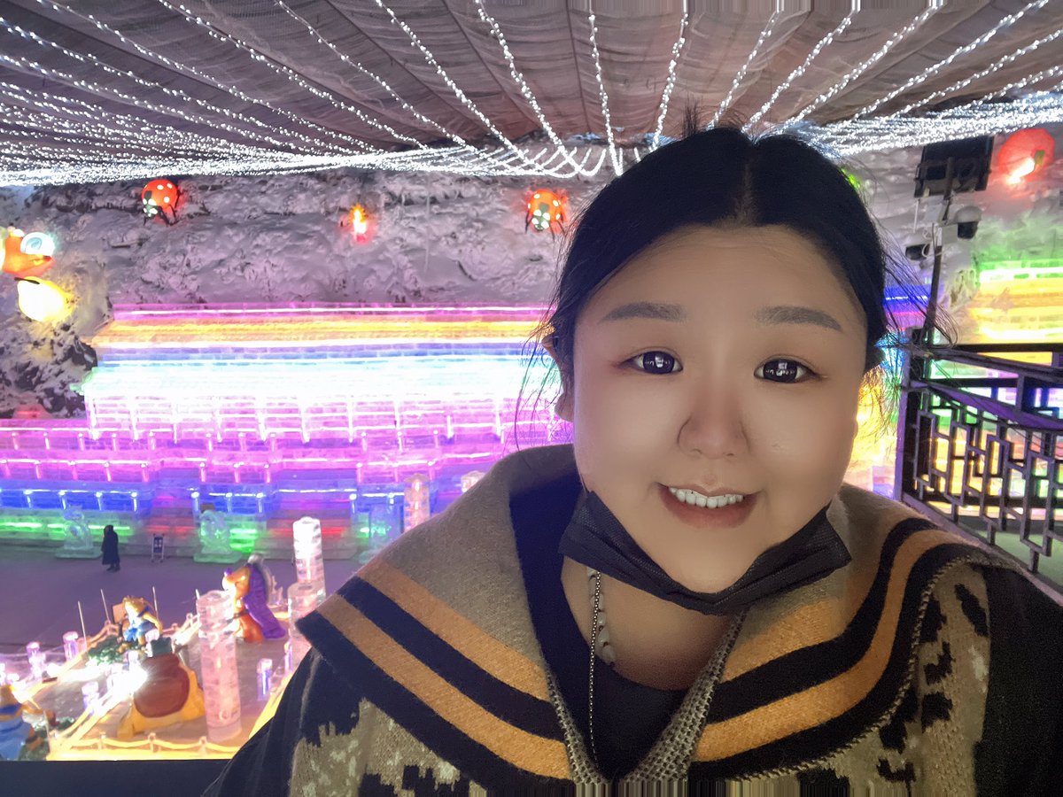 laviniaBBW's tweet photo. 头没梳，脸没洗，逛冰灯，冻死了……（图也没修） https://t.co/50Ekxf2Pvs