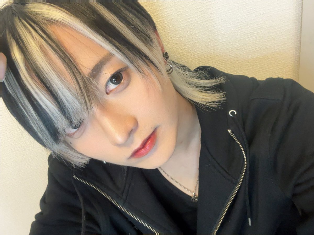 ツートンの男が通ります
広めてね🥺