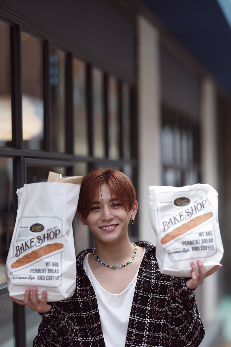 山田涼介、初写真集『Luminous』発売2日で重版決定❗ 📸 自ら選んだ