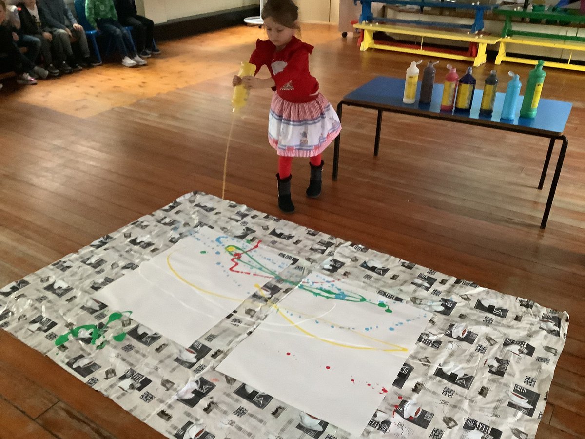 Y3HazelClass's tweet photo. 🖼️ 🎨 👨🏼🎨
In #PinehurstArt we have been studying the work of #JacksonPollock & on Friday we made our own piece of Pollock-inspired artwork whilst listening to some jazz music 🎶(Jackson’s favourite) ❤️
❓What do you think of our artwork?💭
🌲@PinehurstP #ExperienceExcelEnjoy🌲 https://t.co/3mXtL2TNeM
