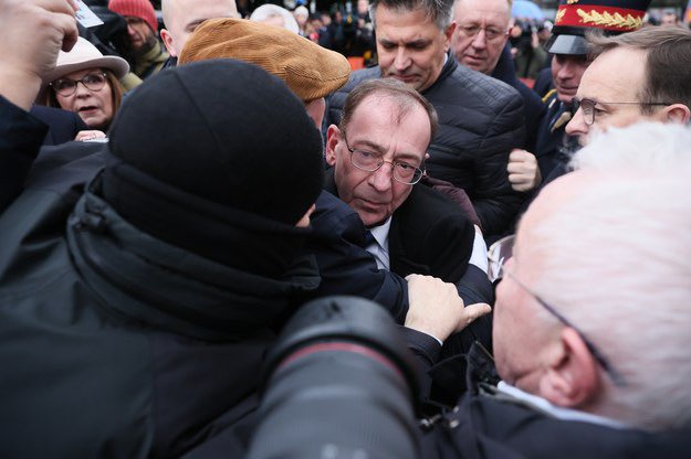 KarnowskiSopot's tweet photo. #Kaminski i #Wasik w coraz mniejszej asyście przyjaciół z #PiS szturmują #Sejm. Porzuceni przez tych co podsłuchiwali #Pegasusem❗️ https://t.co/UasYIgNRJx