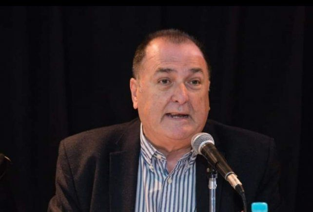 LT8am830's tweet photo. #AHORA 🚨 #ElPrimero l @RatnerAntonio, Sec Gral de @MunicipalesR. Hoy, paro municipal "Hace más de 4 años que no recurrimos a esta medida. El piso del reclamo es primero cerrar el 2023 y tener una propuesta concreta para el 2024. No sabemos que nos espera para este año" https://t.co/01YhVoppUB