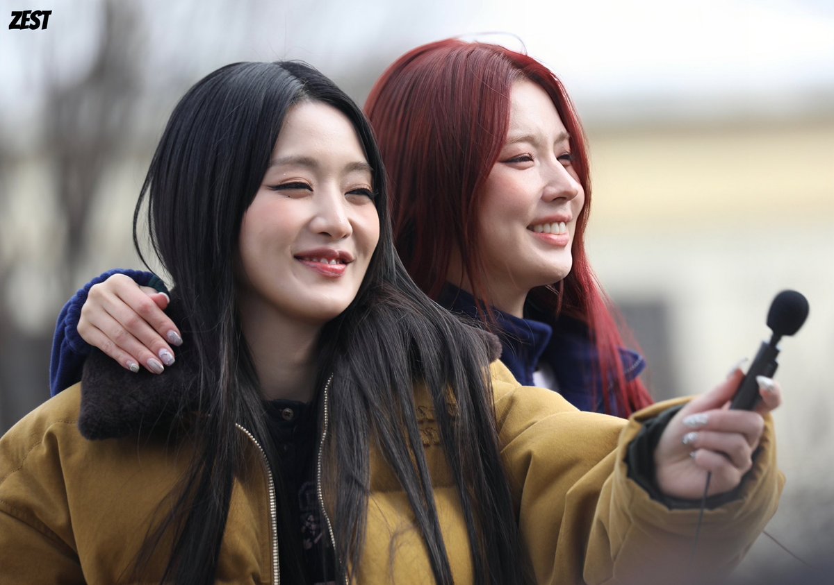 ZE5T_'s tweet photo. 240203 미연 민니 음악중심 미니 팬미팅

#아이들 #여자아이들 #idle #gidle #민니 #minnie #미연 #miyeon https://t.co/JbDit6XEpR