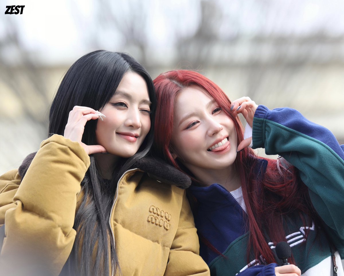 ZE5T_'s tweet photo. 240203 미연 민니 음악중심 미니 팬미팅

#아이들 #여자아이들 #idle #gidle #민니 #minnie #미연 #miyeon https://t.co/JbDit6XEpR