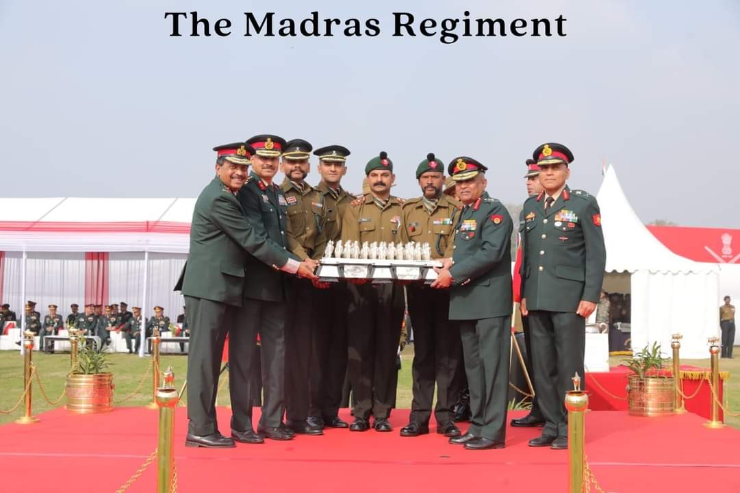 General Manoj Pande #COAS felicitated the #IndianArmy Contingents and Military &amp; Pipe Bands for their outstanding performances in #RepublicDay2024. 

The Best Army Contingent Award went to The Madras Regiment and the Runners-up were BEG &amp; Centre.  

#IndianArmy
#GarhwalRifles03