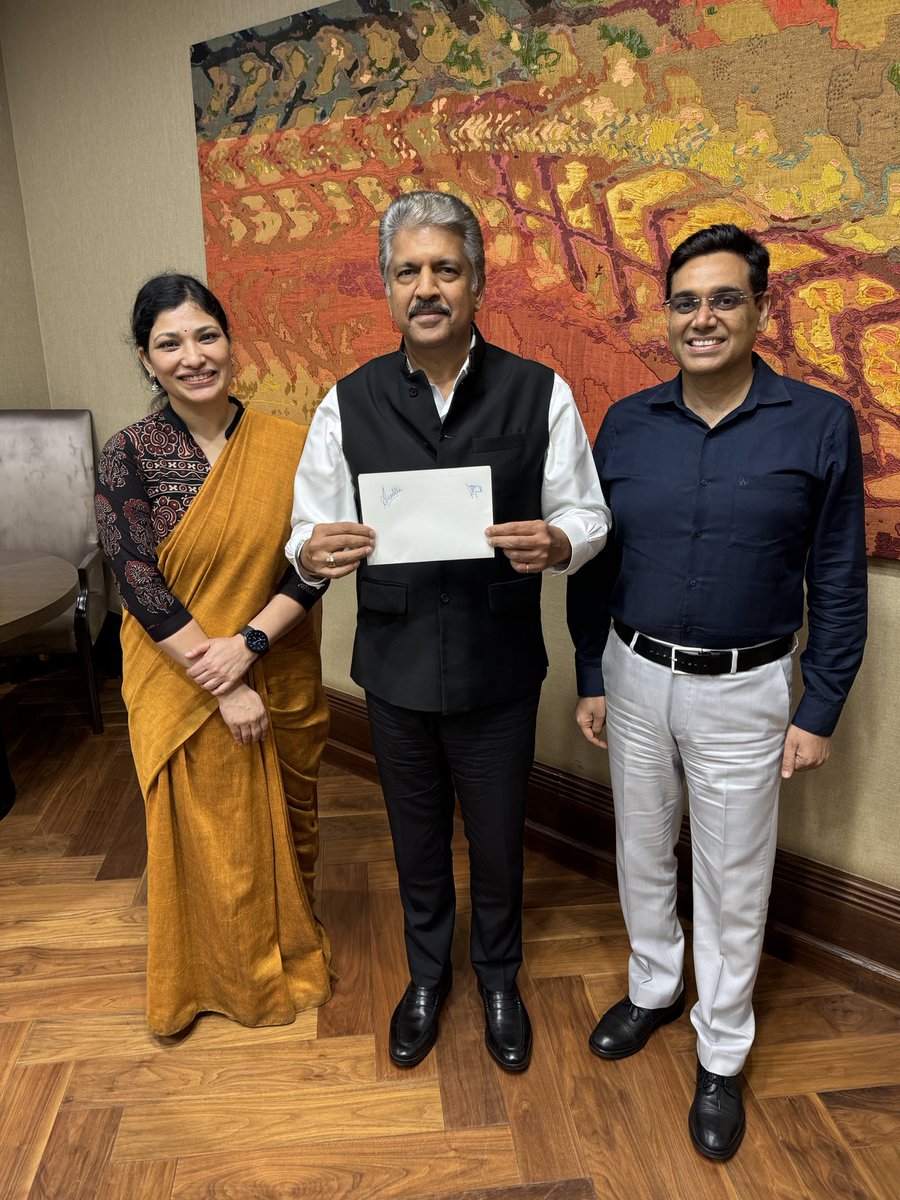 They were shy when I requested them for their autographs, which I am proudly holding. But they are the true real-life heroes Manoj Kumar Sharma, IPS and his wife Shraddha Joshi, IRS. The extraordinary couple on whose lives the movie #12thFail is based. Over lunch today, I…