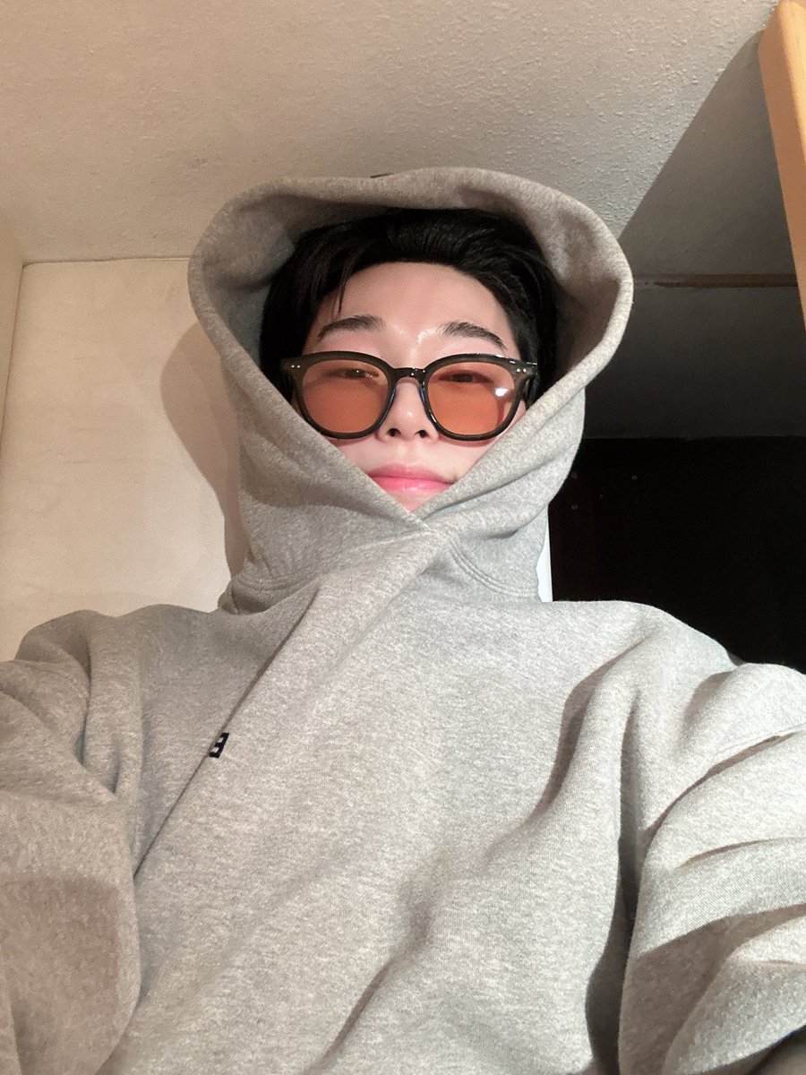 san in hoodies ♡♡

230212 #산                         240207 #SAN