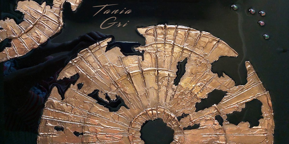 Texture painting and epoxy resin
Learn more 👉 tangridecor.com/Nocturne-lotus/
Abstract wall art by Tania Gri
#abstractartpainting #texturedart #acrylic #abstractart #acrylicpainting #art #abstract #floralart #flowerpainting #leaves #goldblack #giftsforher