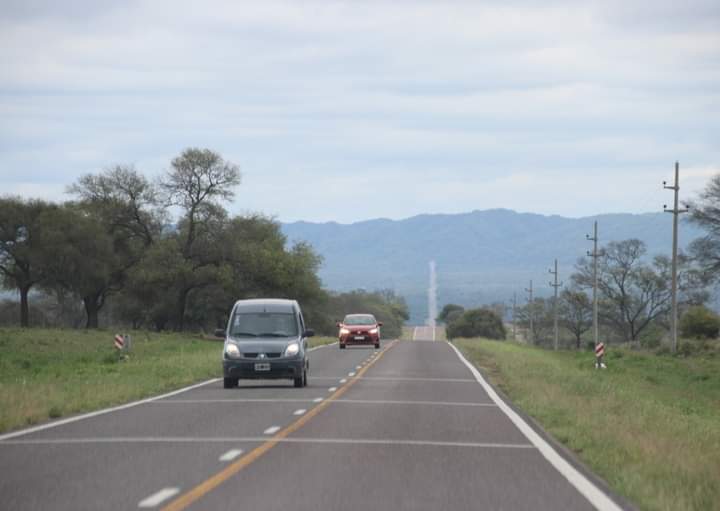 sgodelesteronet's tweet photo. Camino a  los Cerrillos ♥️
Uno de los mejores paseos de la Provincia 🙌

#SantiagoDelEstero #Santiagueñidad #Guasayan #SierrasDeGuasayan https://t.co/hCJHLdxAEn