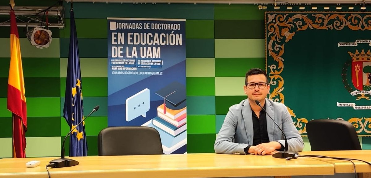 becalpy's tweet photo. 👨‍🎓 Nuestro exbecario José Castillo fue designado al frente del Departamento de Desarrollo Pedagógico Curricular del @MECpy, donde se evalúan diseños curriculares de los profesorados de la Nueva Formación Docente en 🇵🇾

Conocé más: https://t.co/T1d392yZWt

#GobiernoDelParaguay https://t.co/eCHq1j40eT