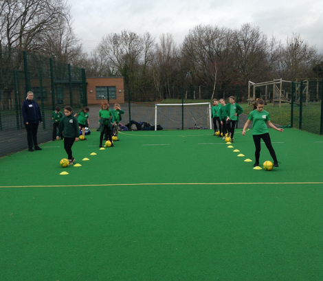 NovaPrimary's tweet photo. Girls football training (Mondays at 3.15pm) - check out our girls practising their skills and getting tournament ready!!!
Book now for term 4 to avoid disappointment... #girlsfootball #mondaynighttraining https://t.co/CUVLqUCZk9