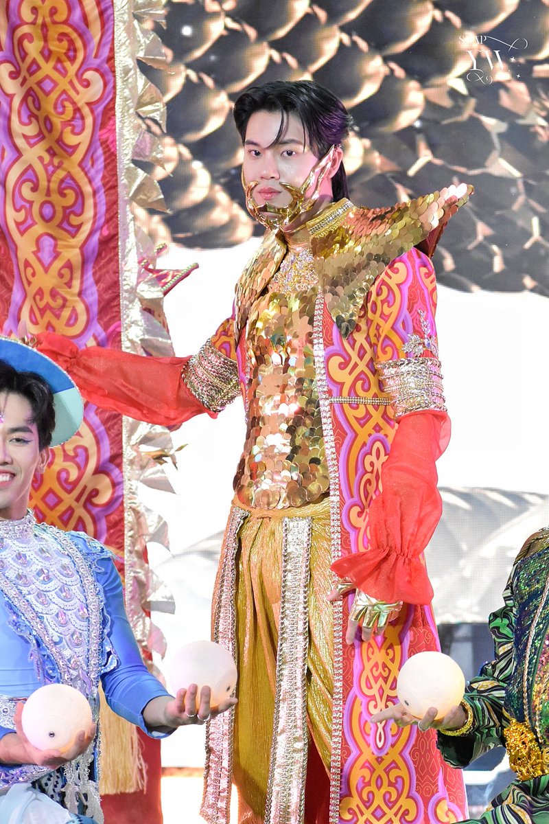 07.02.24

มังกรสวรรค์ 

 #TheMallLifestoreCNY2024
#YWP3มังกรเยือนเดอะมอลล์
 #yinyin_anw <a href="/yinyin_anw/">Yinyin</a>