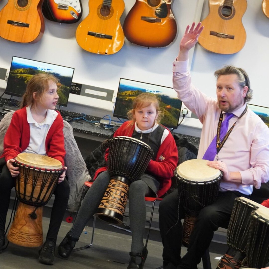 NorthLivAcademy's tweet photo. We recently welcomed the wonderful students from @Roscoe_Primary for a joyful music session led by Mr Innes. The session was nothing short of magical as the students showcased their incredible musical abilities. .Thank you for sharing your musical talents with us! 
#Liverpool https://t.co/eqXViJxu5U