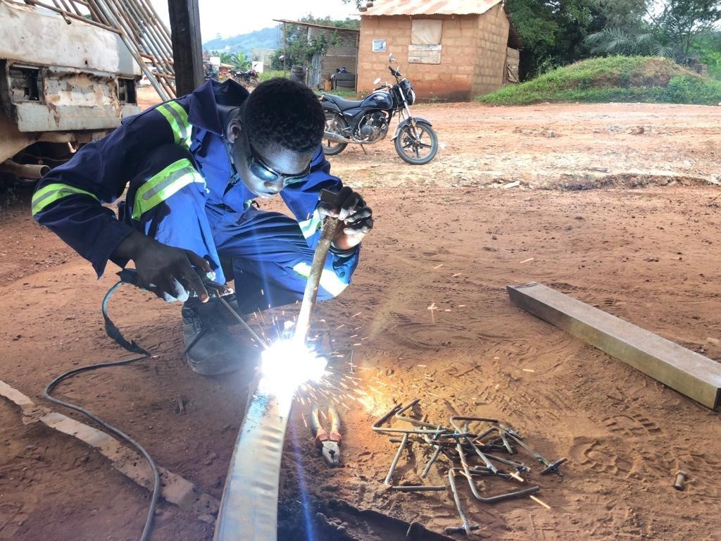 ghana_ecm's tweet photo. Mustafa Donkor, a Nextstep beneficiary, entered into apprenticeship in auto bodyworks which has equipped him with practical knowledge and hands-on skills. He does better in the absence of his master, said master. His master is excited to have him as a trainee due to his hard work https://t.co/Hk4Z07b5ld