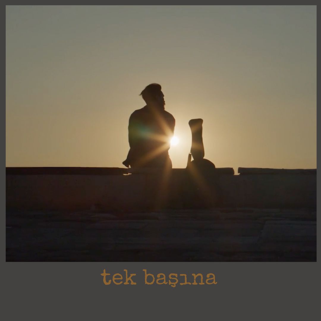 tekbasinafilm's tweet photo. Yalnız adam...
@ankarafilmevi
@illhansen
#tekbasina #ilhansen #müzikfilmi #izmirmüzik #tekbasinafilm #rockmusic #sokakmüzisyenleri #izmirfilm #romanrock #anadolurock #punkrock https://t.co/UUCUdPZWGB
