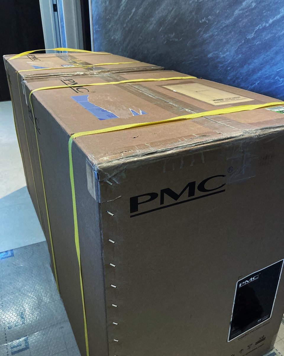 システム調整中！
PMCのスピーカーも届きました。