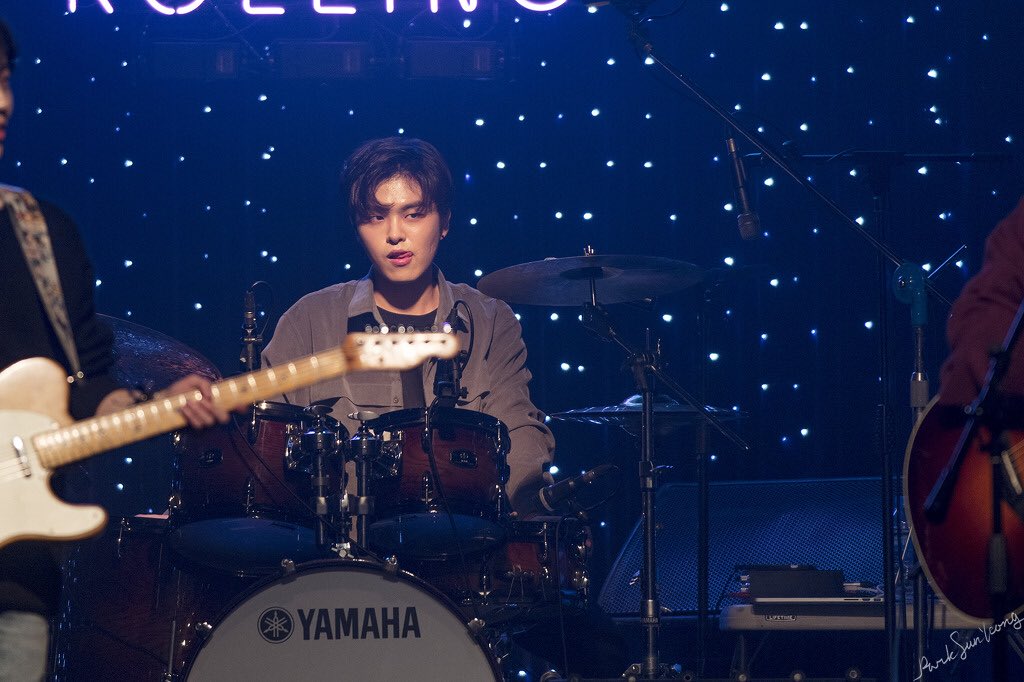 therose_gul's tweet photo. Throwback to 180105 - The Rose at Rolling Hall ! 

(aka tb to baby The Rose)

©능능 
@ TheRose daum fancafe(now closed) https://t.co/vZ1B5jHTa1