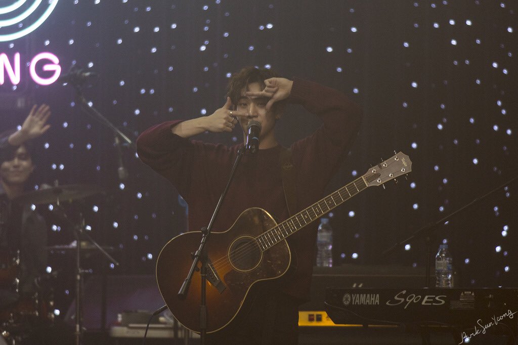 therose_gul's tweet photo. Throwback to 180105 - The Rose at Rolling Hall ! 

(aka tb to baby The Rose)

©능능 
@ TheRose daum fancafe(now closed) https://t.co/vZ1B5jHTa1