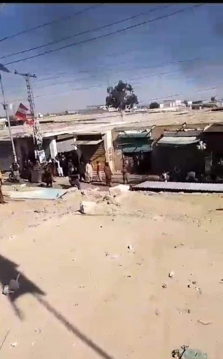 EssaBaloch456's tweet photo. بلوچوں کے بعد پشتون لہو لہان 
بلوچ پشتون نسل کشی بند کرو بند کرو 😭
🙏
#Blast 
#Balochistan https://t.co/9GjFX9nwl2