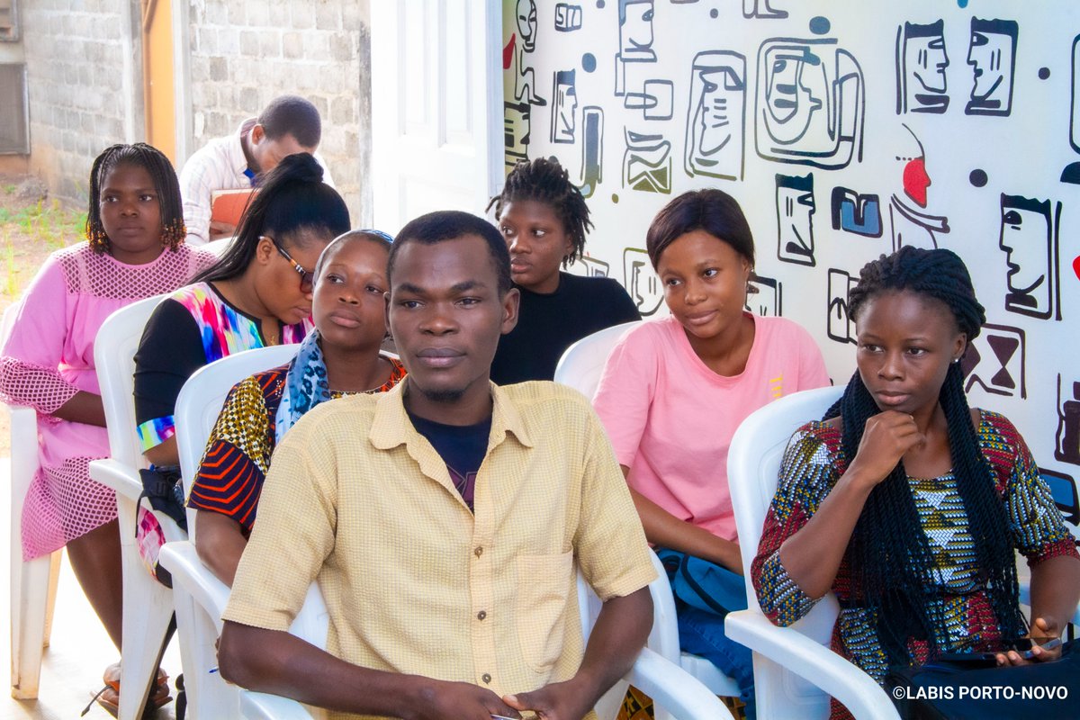 LabisPortoNovo's tweet photo. "🌟 Un Samedi Inoubliable de Découverte ! 💼🗺️ Merci à nos participants passionnés et à notre formateur dévoué pour cette journée enrichissante en guidage de touriste . Restez connectés avec le LABIS Porto-Novo pour plus d'opportunités passionnantes ! 🙌 #Formatio @LaiqueOuest https://t.co/LxJS6uSWml