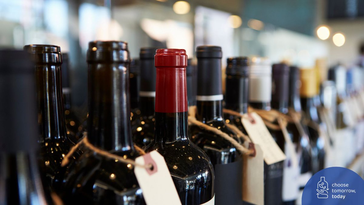 FriendsGlassIT's tweet photo. La #sostenibilità è un valore per il #brand, anche nel #packaging" - Fabrizio Marchionni fondatore di uno dei  laboratori creativi in Italia specializzato nel settore vinicolo. Il #packaging può raccontare molte storie e la sostenibilità è parte fondamentale di questo racconto. https://t.co/cTUQ8Y5Hmp