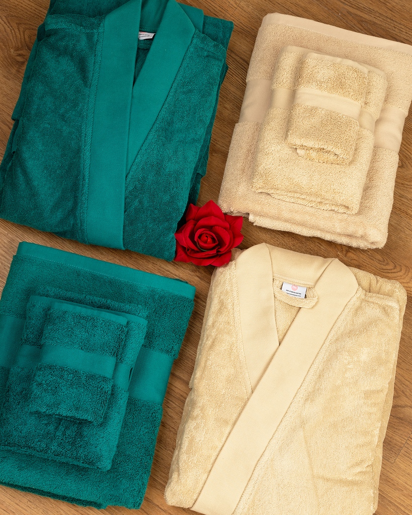 LsaHomeco's tweet image. Guess what!?
Do you know you have the opportunity to curate your own gift boxes this Valentine?
Oh yes you can!

#7daystovalentine #giftboxes #lsahome #giftideasforhim #giftideaforher #spreadlove #giftingseason #valentinegifts