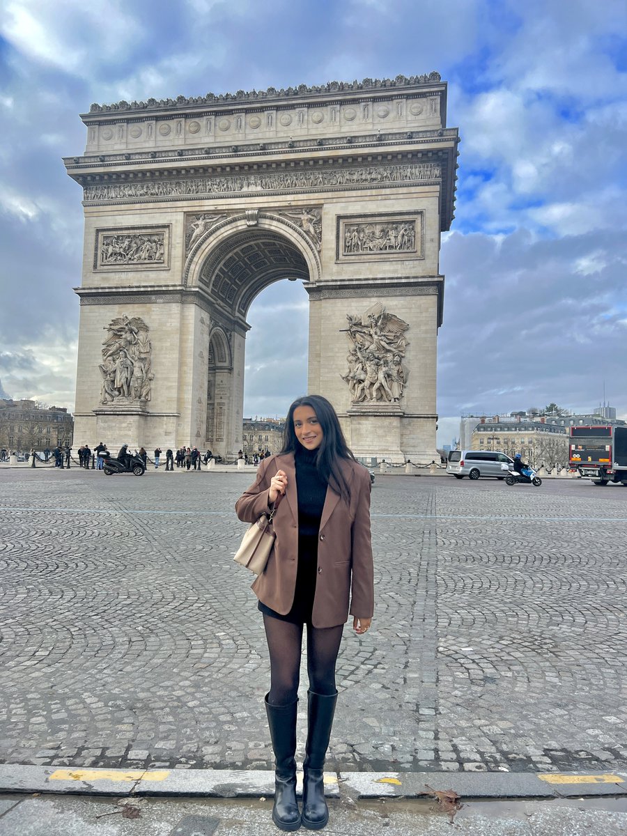 Meet Asha!🤩

Asha joined the team in September and is another one of our brilliant placement students! Asha is currently studying Psychology at the University of Bath. Outside the Lab, Asha enjoys singing, playing the piano, travelling, trying new foods, fashion, and gaming!🎹🎮