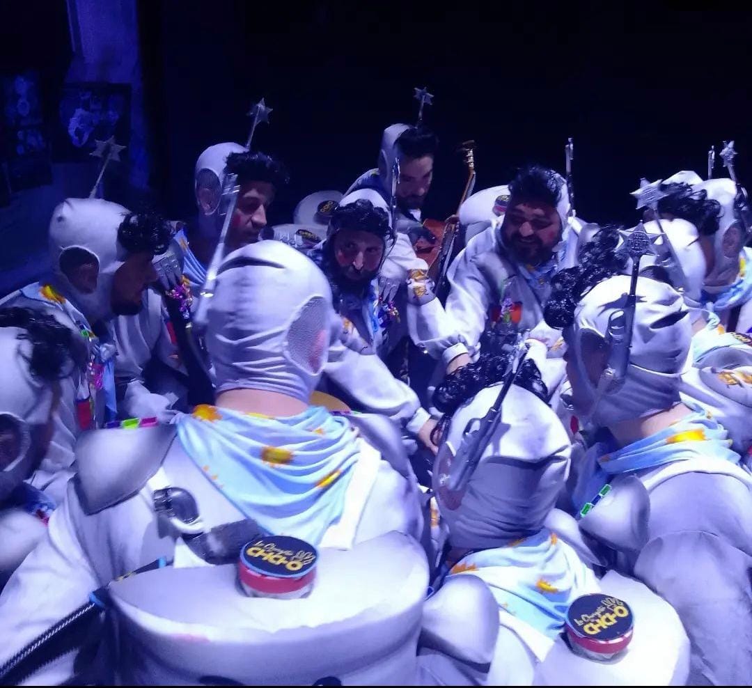 SolanoChicho's tweet photo. Cuando unos majaras te devuelven la ilusión y te hacen recordar para que era el carnaval... Nada puede salir mal
@chiridelchicho
🎭🧑‍🚀🚀 https://t.co/wncpZRyKwV