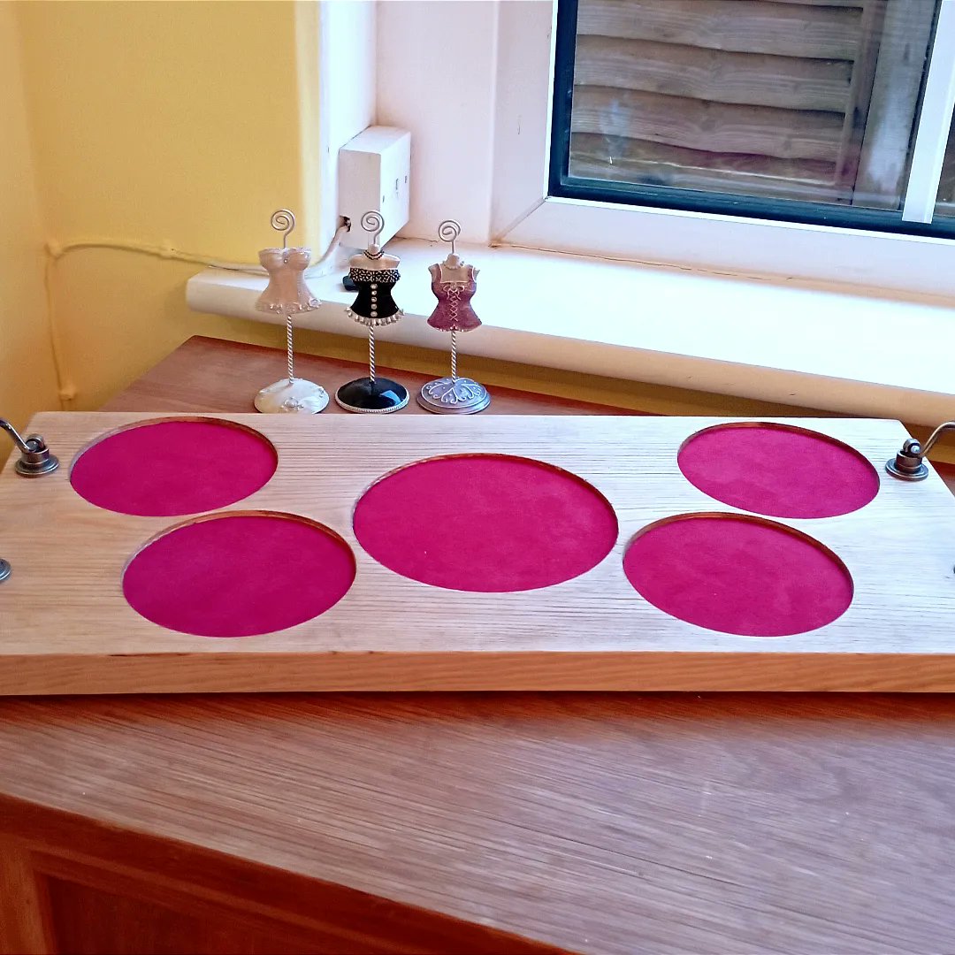 The_Bottle_Bin's tweet image. A fabulous customer photo of a Bespoke Decanter tray in use in its new home😍

#MHHSBD #bespoke #decanter #touchofclass  #homedecor #uniquegifts #somethingdifferent #designedforyou