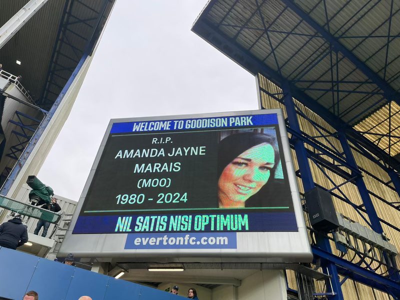 missiefc's tweet image. Wow, my mum would be so proud of this 💙

Her beautiful face shown at her favourite place #goodison #efc #RIP 

~Kersha