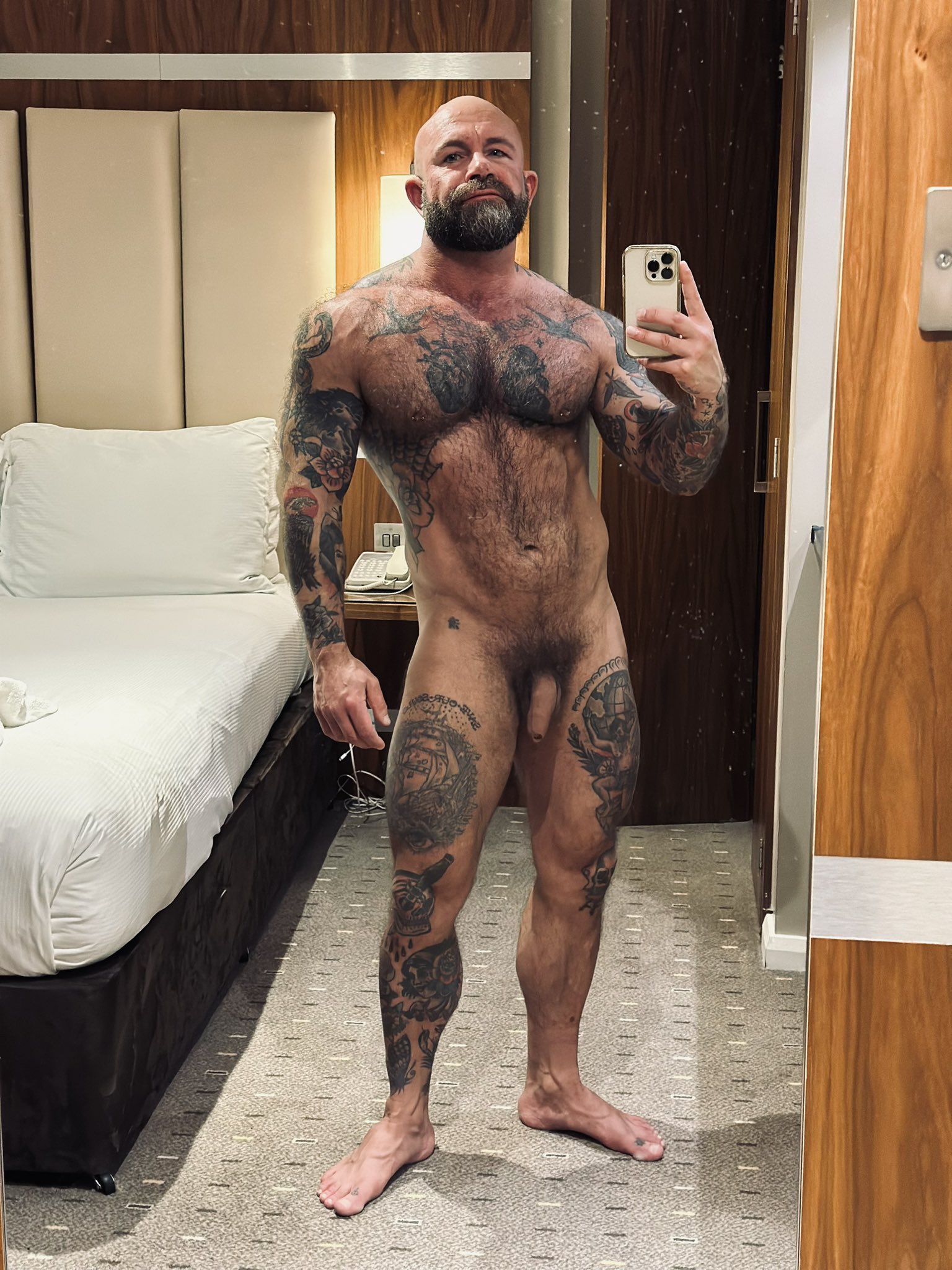 Hi 👋🏼 https://t.co/RNxMQoc6Kz