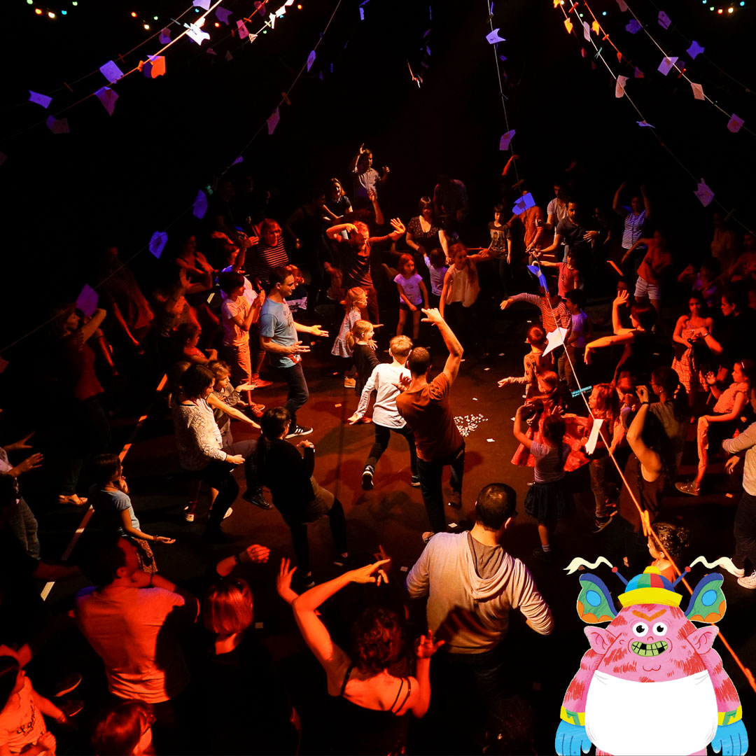 J-10 ⌛️ 
11 spectacles, 19 séances scolaires, 6 ateliers danse parents-enfants à <a href="/saintherblain/">Ville de Saint-Herblain</a>, #Coueron, <a href="/VilleBouguenais/">Ville de Bouguenais</a>, #Indre et <a href="/nantesfr/">Ville de Nantes</a>  
✨Tarif unique : 5€
Toute la programmation : theatreonyx.fr