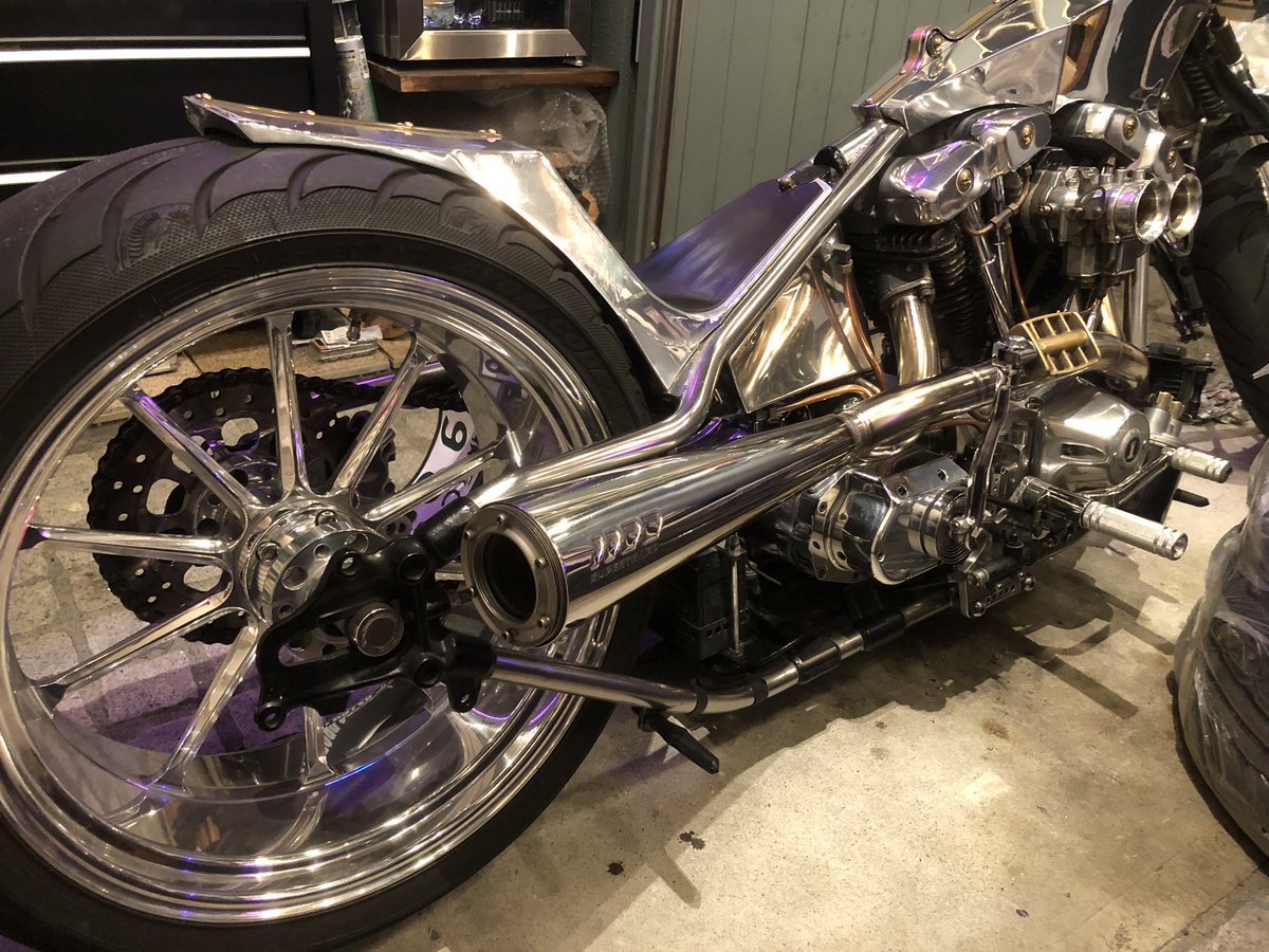 ran__kana's tweet photo. ニューマフラー製作♪
うーんテンション上がる♪
マニアックですいません💦
#custom
#harleydevidson
#shovelhead https://t.co/VK95wHHMd9