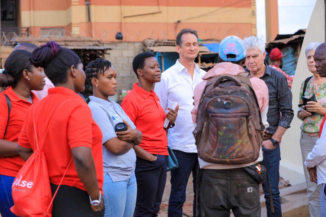 AngellaNamagala's tweet photo. Visitors from the Netherlands Red Cross at @UgandaRedCross KNB.
We Shared our community engagement experience during the COVID 19 pandemic phase 1. Visitors met Samson a resident we influenced to make a decision on vaccination and the community task force members. https://t.co/0yTm7vcZTL