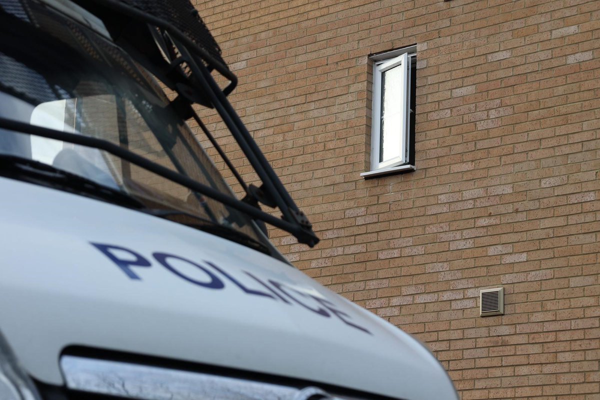 ClevelandPolice's tweet image. 🚓 Four people have been arrested so far after warrants were executed this morning for fraud offences. 

#HenhouseIII

Follow our live blog throughout the day orlo.uk/FrgEe