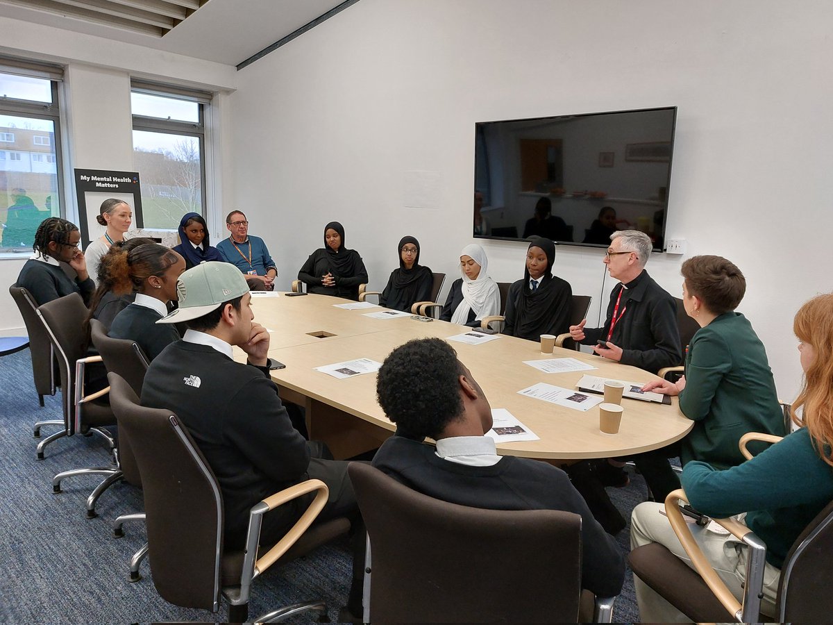 Excited to meet @carla_denyer today at @_City_Academy! Sharing stories in #ChildrensMentalHealth week and asking for School-Based Counselling in primary and secondary schools and college.