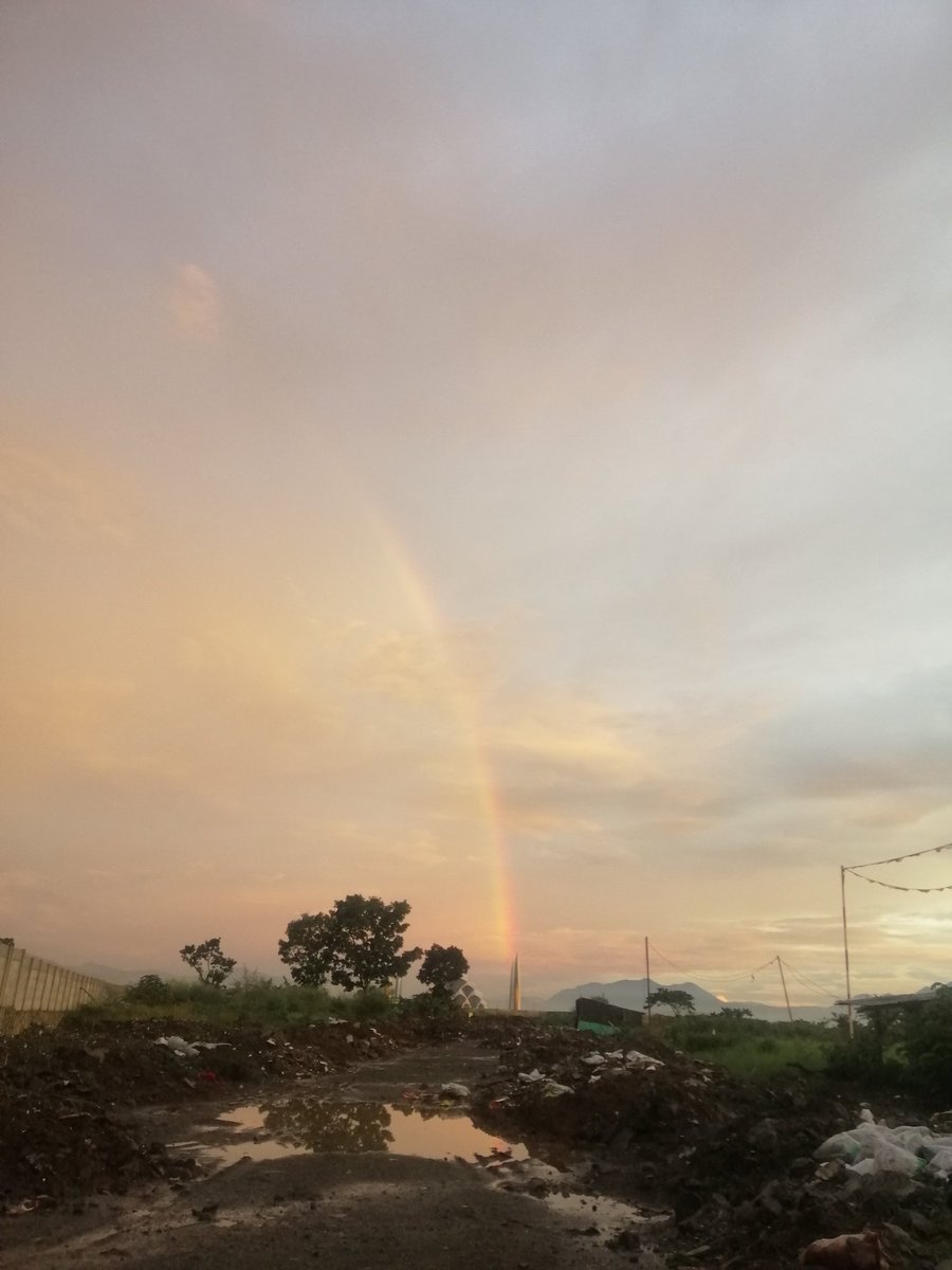 petandang's tweet photo. Pelangi di sore hari Bandung Timur https://t.co/Mfb2lCm85p