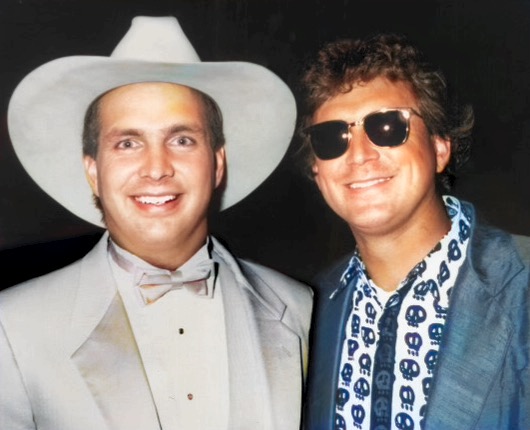 Happy birthday to Garth Brooks ! As you can see, we go way back. I think he has potential. Have a good ‘un, bud! #garthbrooks #thedance #oprymember #StudioG #friendsinlowplaces #garthinVegas