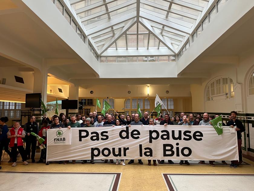 Pourquoi les agriculteurs bio continuent-ils à se mobiliser dans la rue ? dlvr.it/T2RNS3