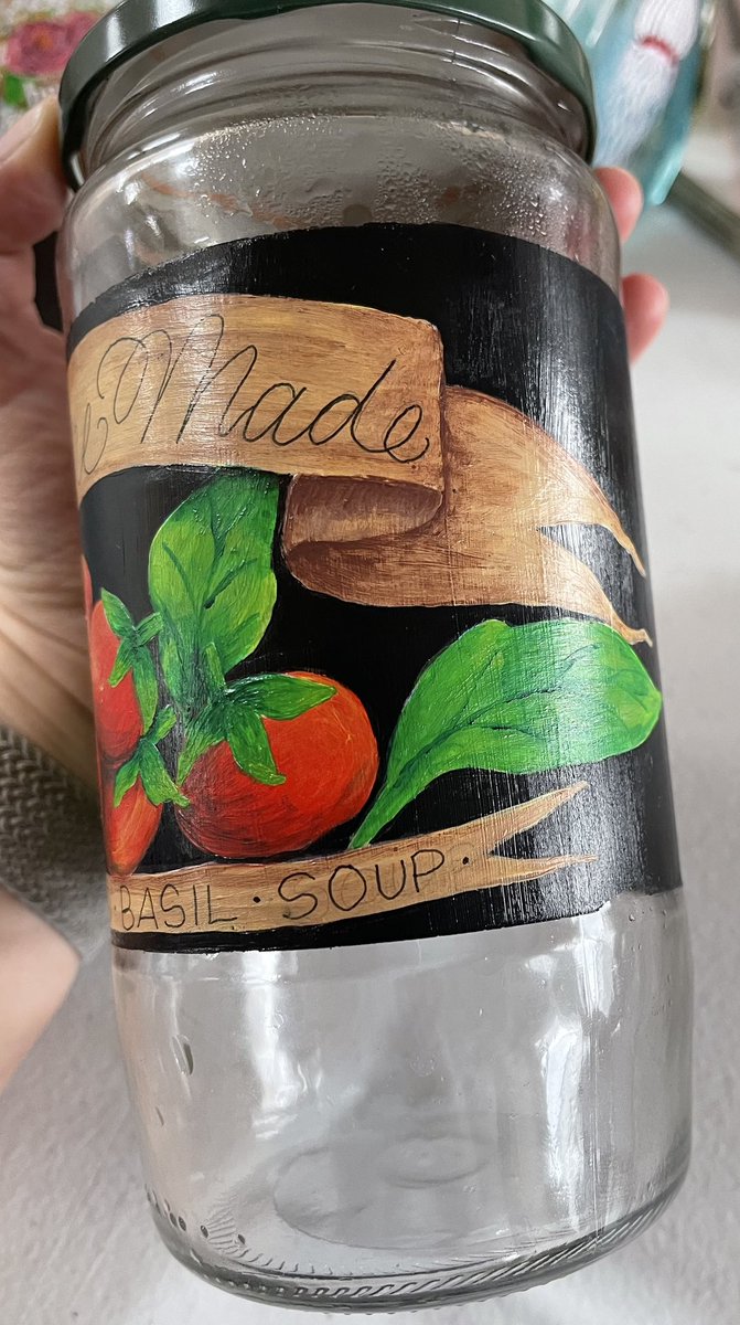 RasHolley's tweet photo. It's been a while... but hears what l've been up to... BOTTLE PAINTING... AND ITS TOO MUCH FUN!!! I spent a couple of weeks on this jar, as well as painting other things like perfume bottles! #bottlepainting #paint #painting #art #uniquegifts https://t.co/osIr8BQS9Z