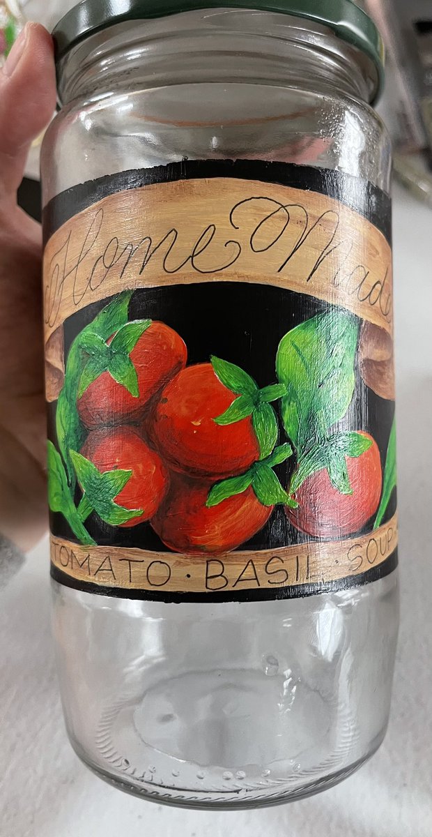RasHolley's tweet photo. It's been a while... but hears what l've been up to... BOTTLE PAINTING... AND ITS TOO MUCH FUN!!! I spent a couple of weeks on this jar, as well as painting other things like perfume bottles! #bottlepainting #paint #painting #art #uniquegifts https://t.co/osIr8BQS9Z